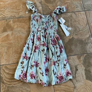 Off the shoulder dress size xs